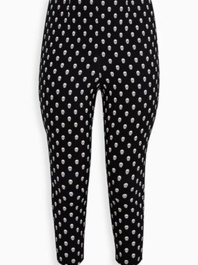 Retro Chic Torrid Audrey Black Skull Print Leggings